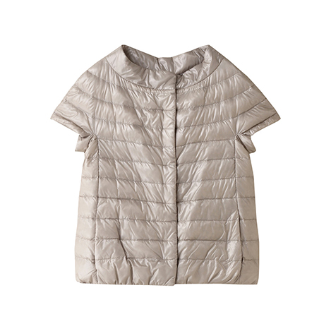 「ヘルノ」のウルトラライトダウンベスト！