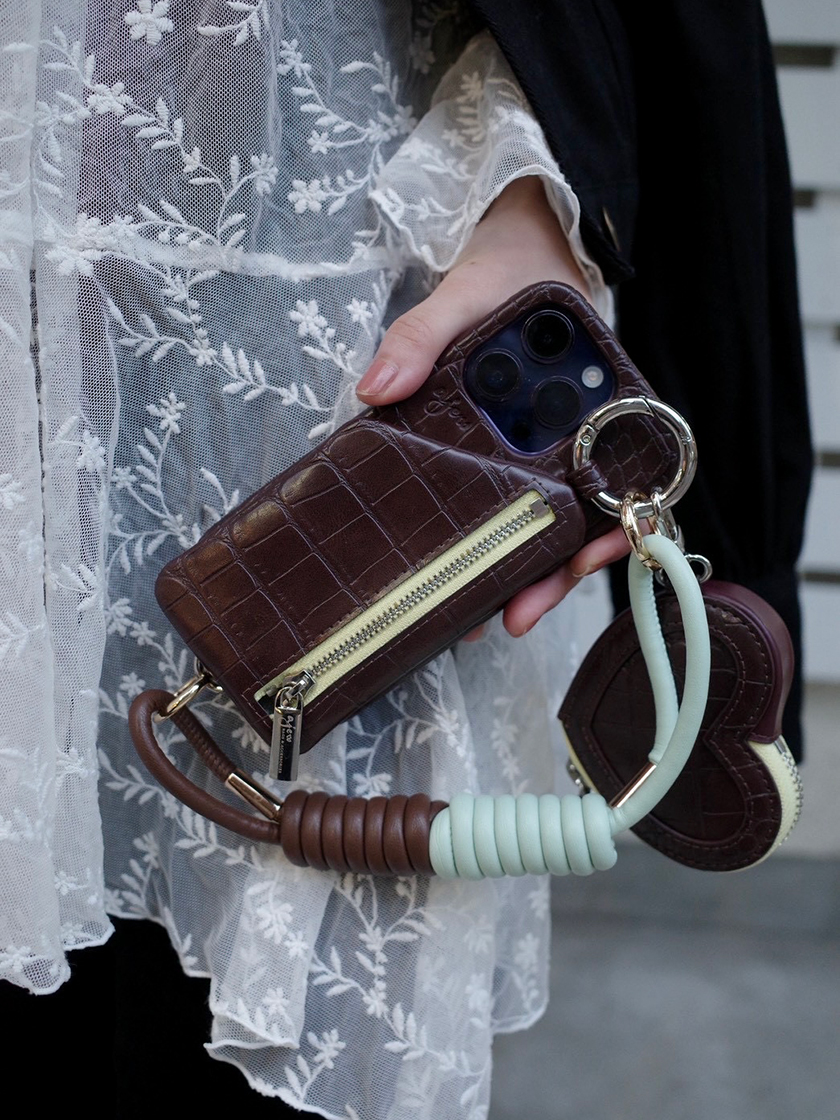 ajew×ELLE SHOP限定! 人気のコイルストラップにスペシャルカラーが登場