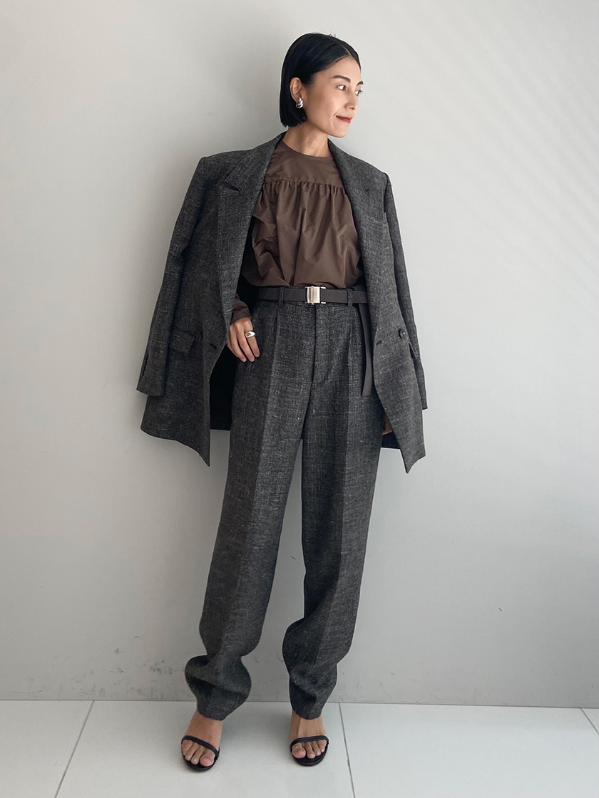 秋らしいブラウンとネイビーアイテム