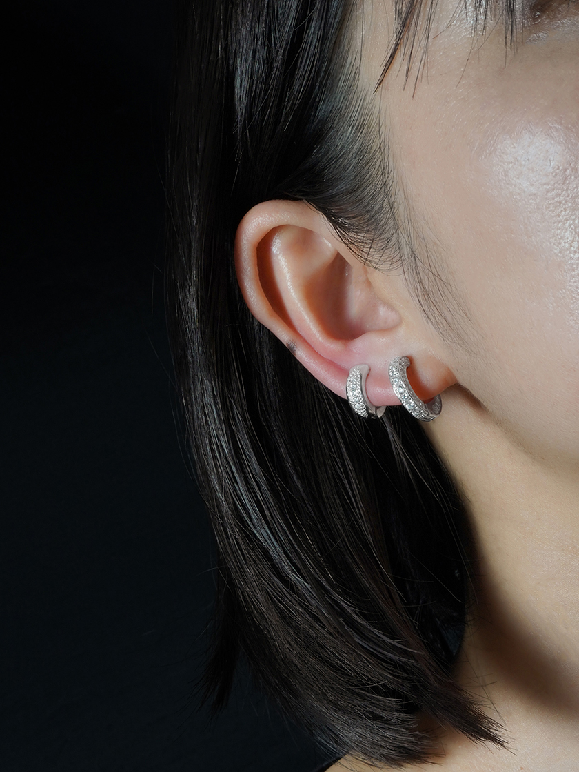 耳元に宿る静かなきらめき「アヤミジュエリー」の新作イヤリング