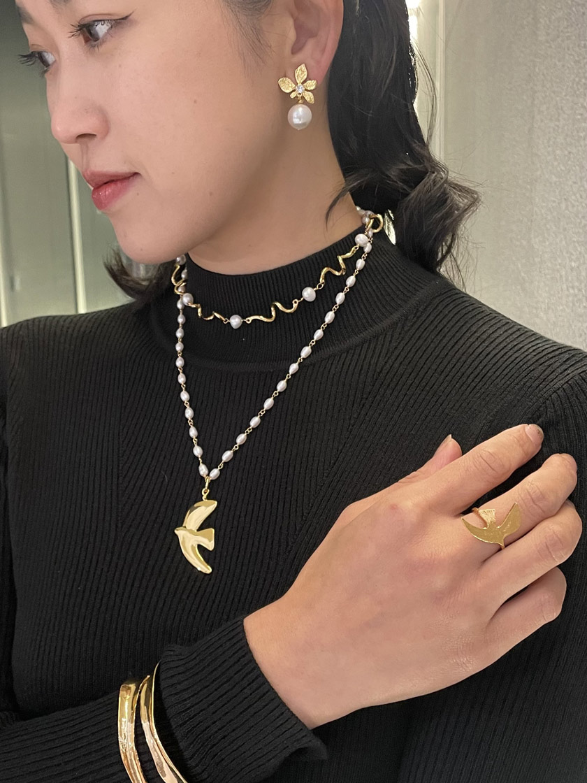 足し算で冬映え“冬のアクセサリーはゴージャスに”