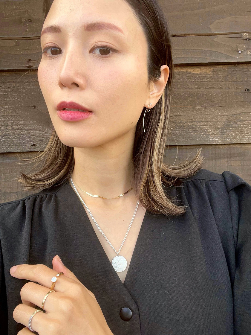 シンプル&レディなホリデーシーズンコーデ