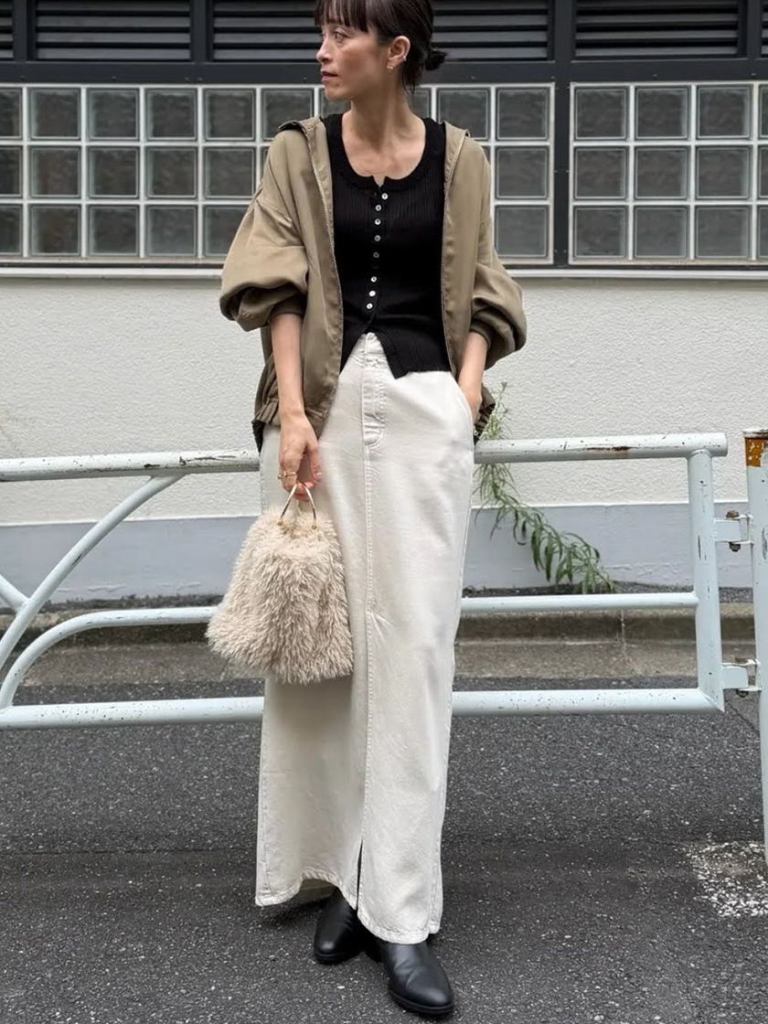 軽やかに羽織って、秋の装いをアップデート