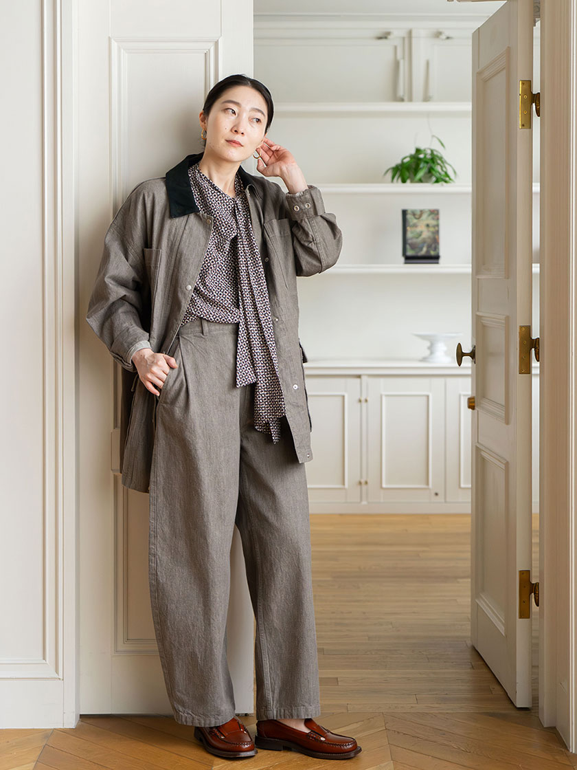 定番デニムの着こなしをアップデート