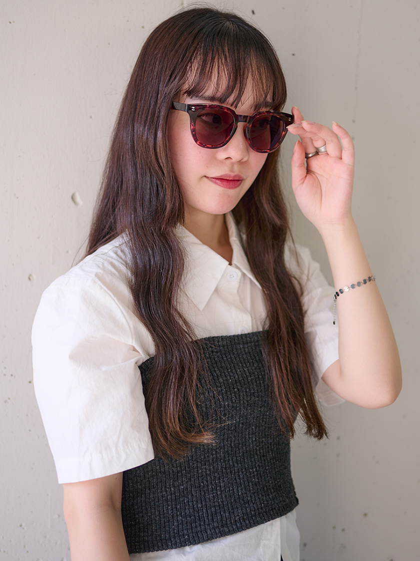 夏顔を仕上げる「ジュガードダブルエックス」のサングラス