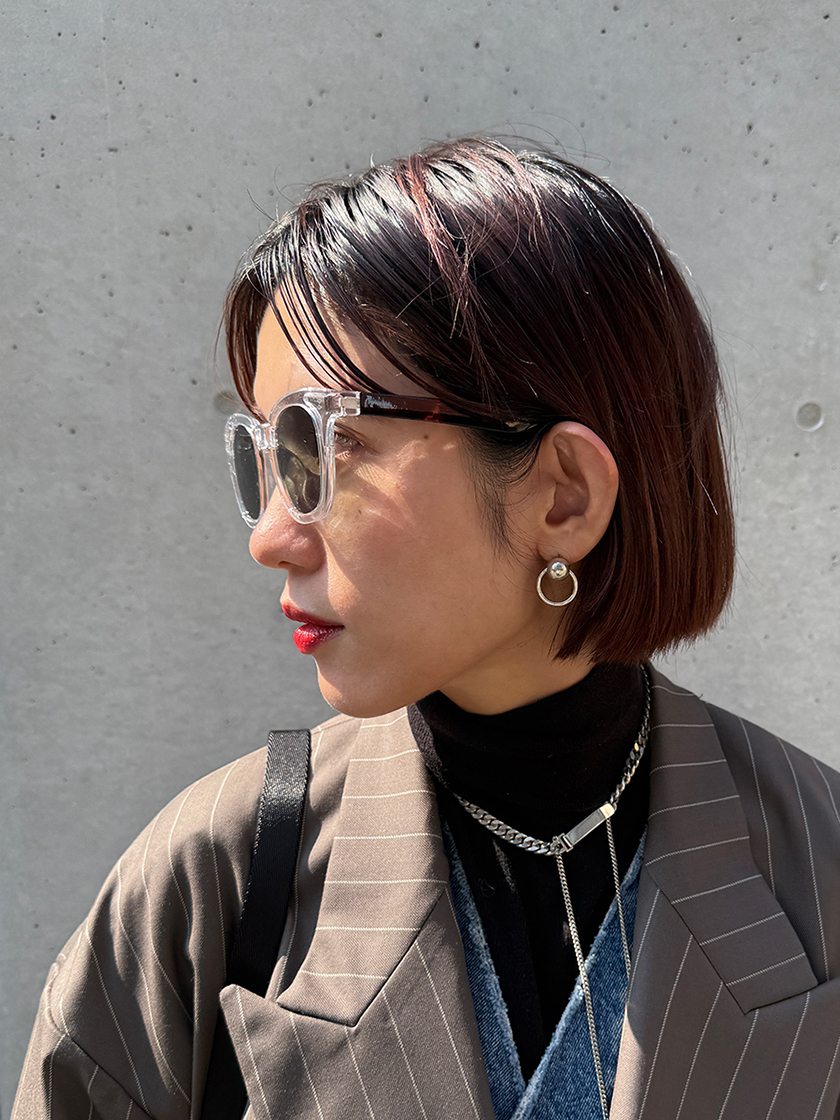 カラーコントラストで遊ぶ「秋のアイウェア」