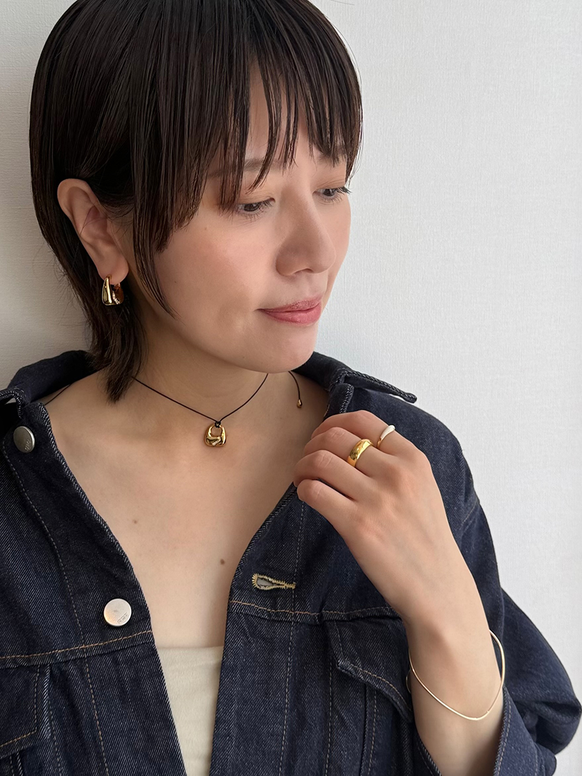バッグをモチーフにしたユニークな新作ジュエリー