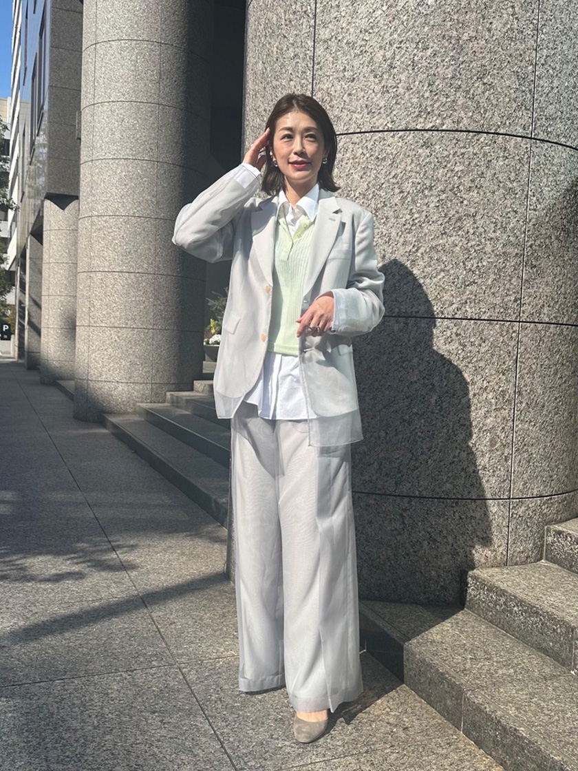 軽やかに纏う、余白のセットアップスタイル