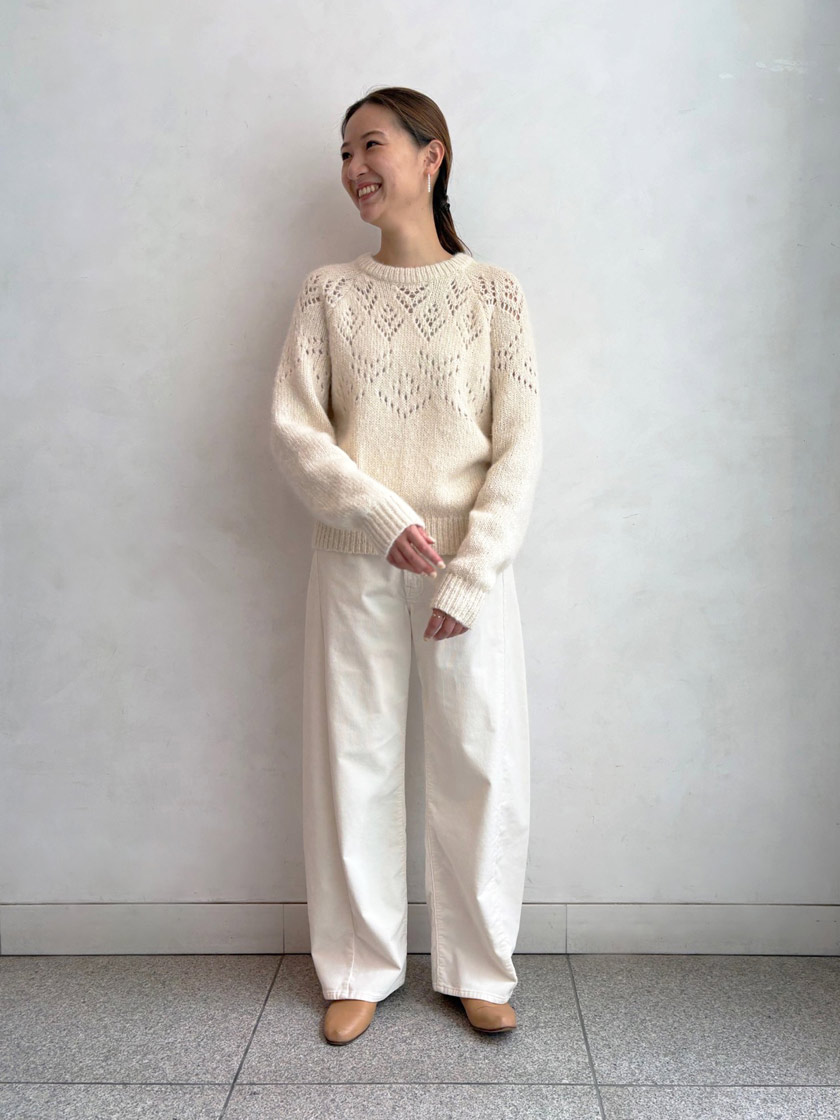 「マザー」のワイドカーブデニムをはき比べ