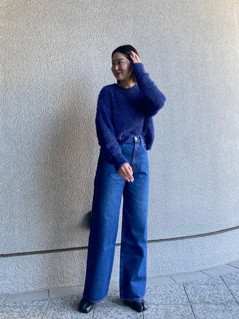 秋っぽいネイビーワントーンコーデ