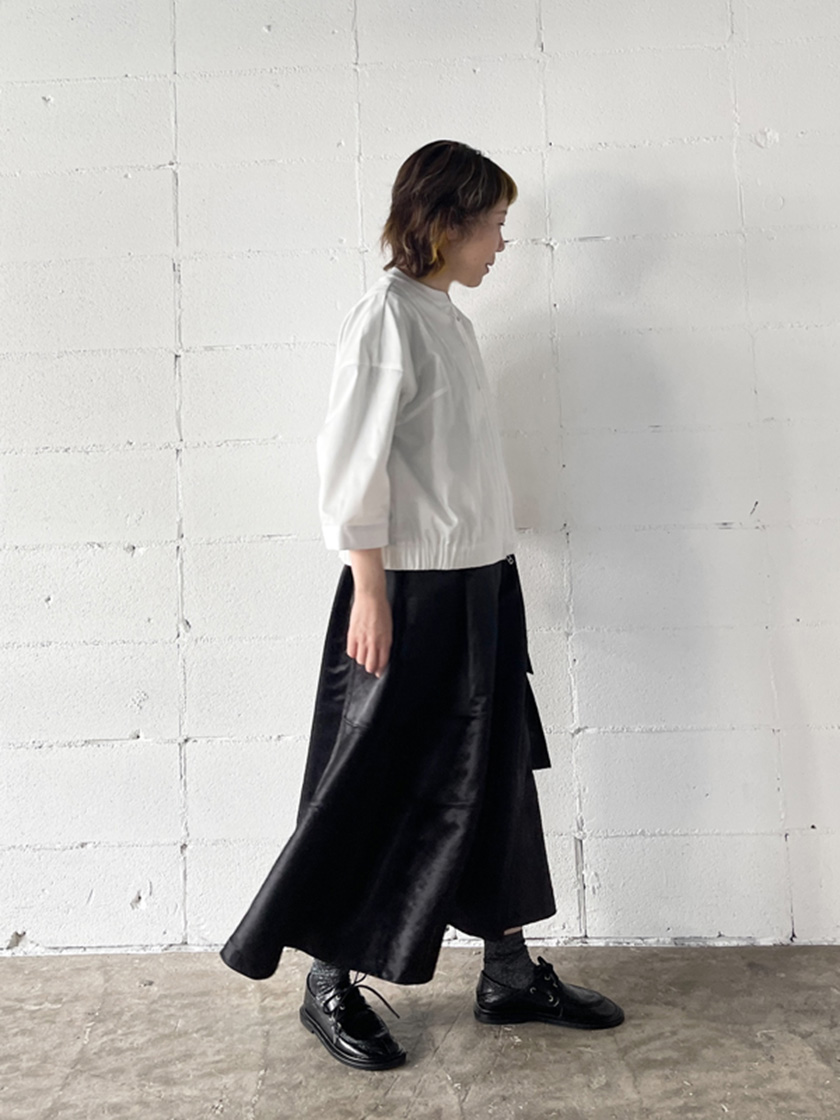 軽やかに楽しむモノトーンスタイル