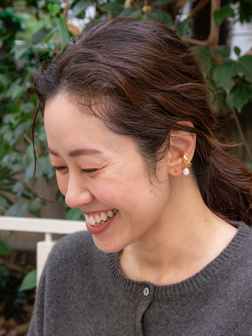 静かに効かせる「冬のミニマルジュエリー」