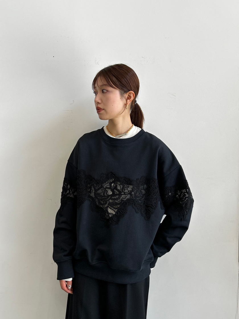 人気トップスのリアルコーデをご紹介!