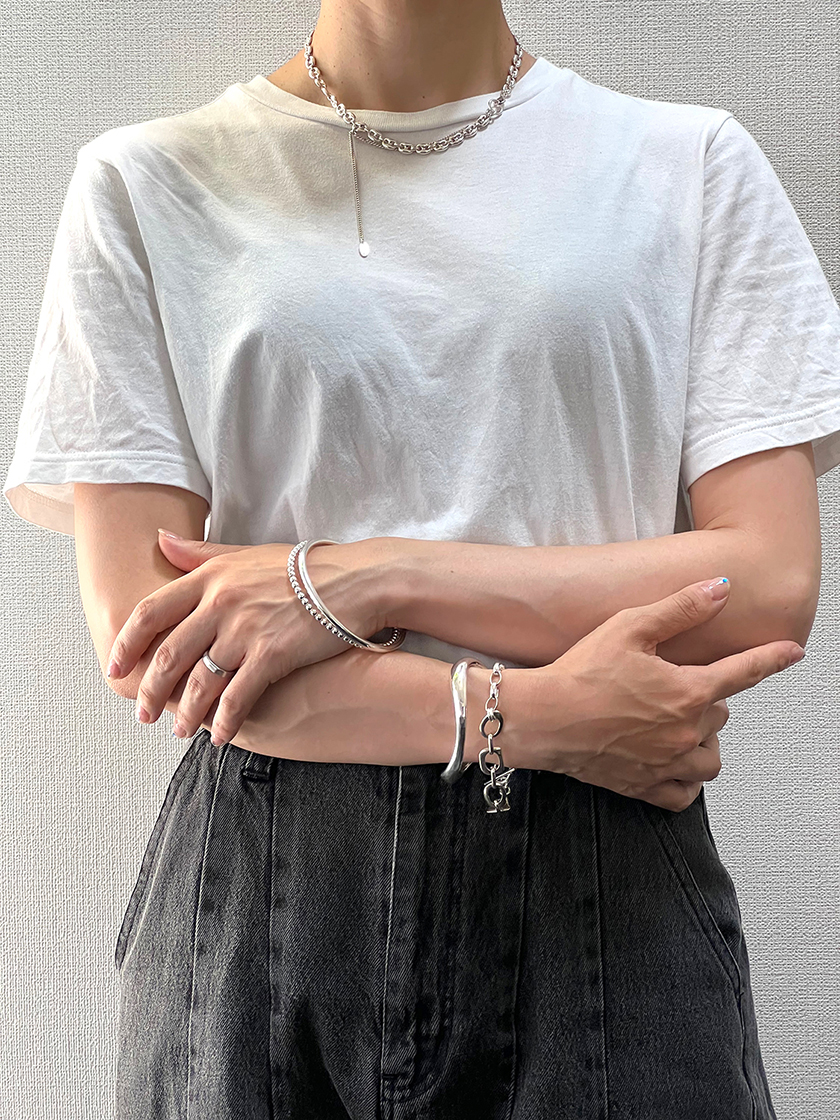 シルバージュエリーで夏の手元をアレンジ