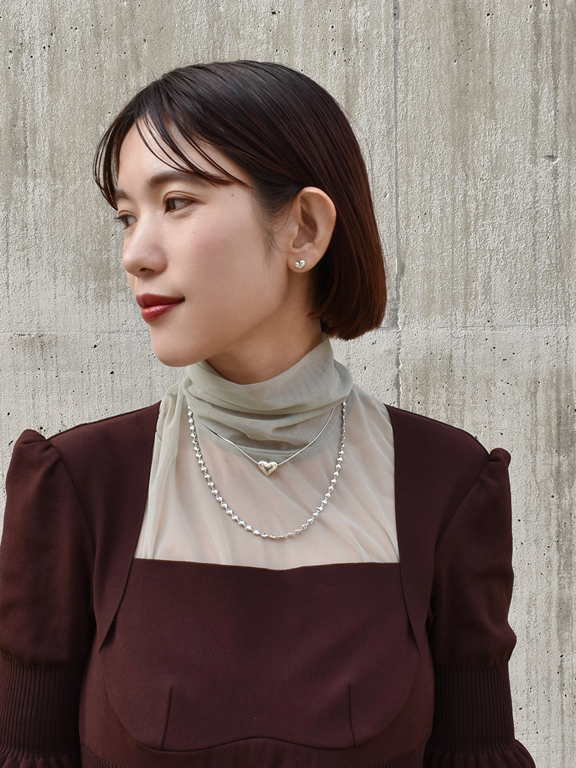 さりげなくハートを効かせた「シルバージュエリースタイリング」