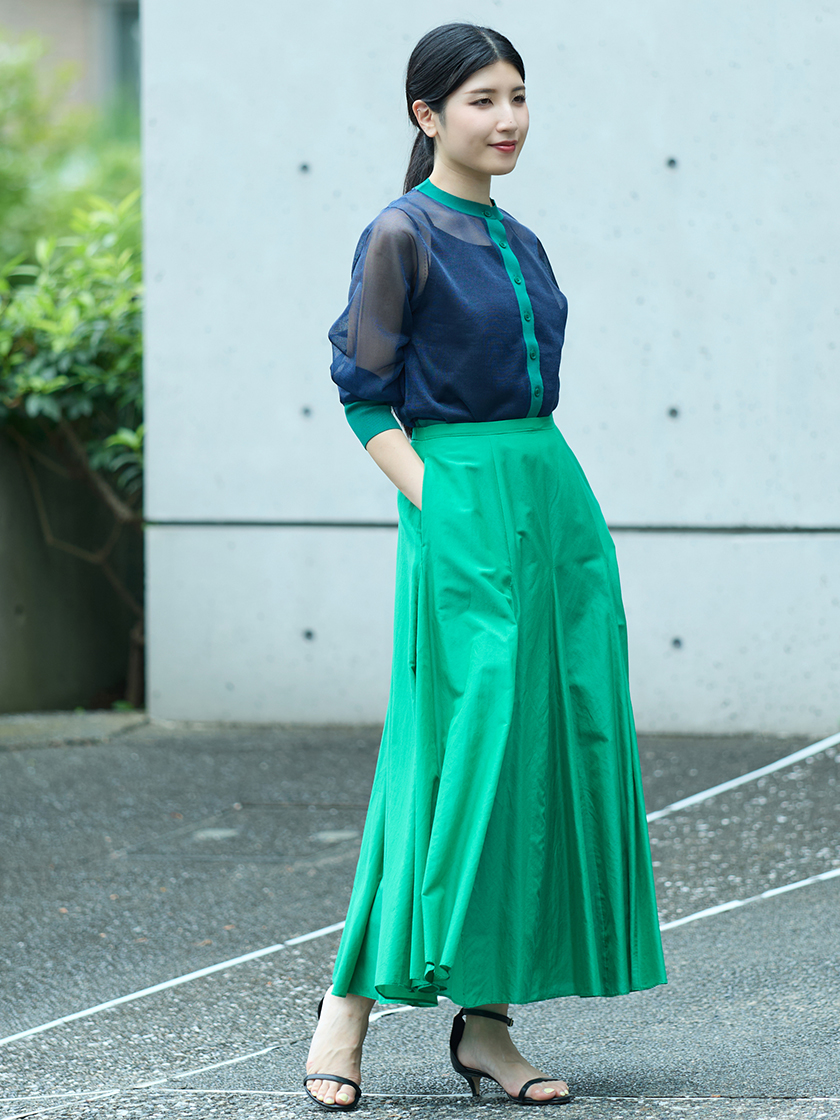 シンプルでありながら印象的。夏を楽しむ5つのカラールック