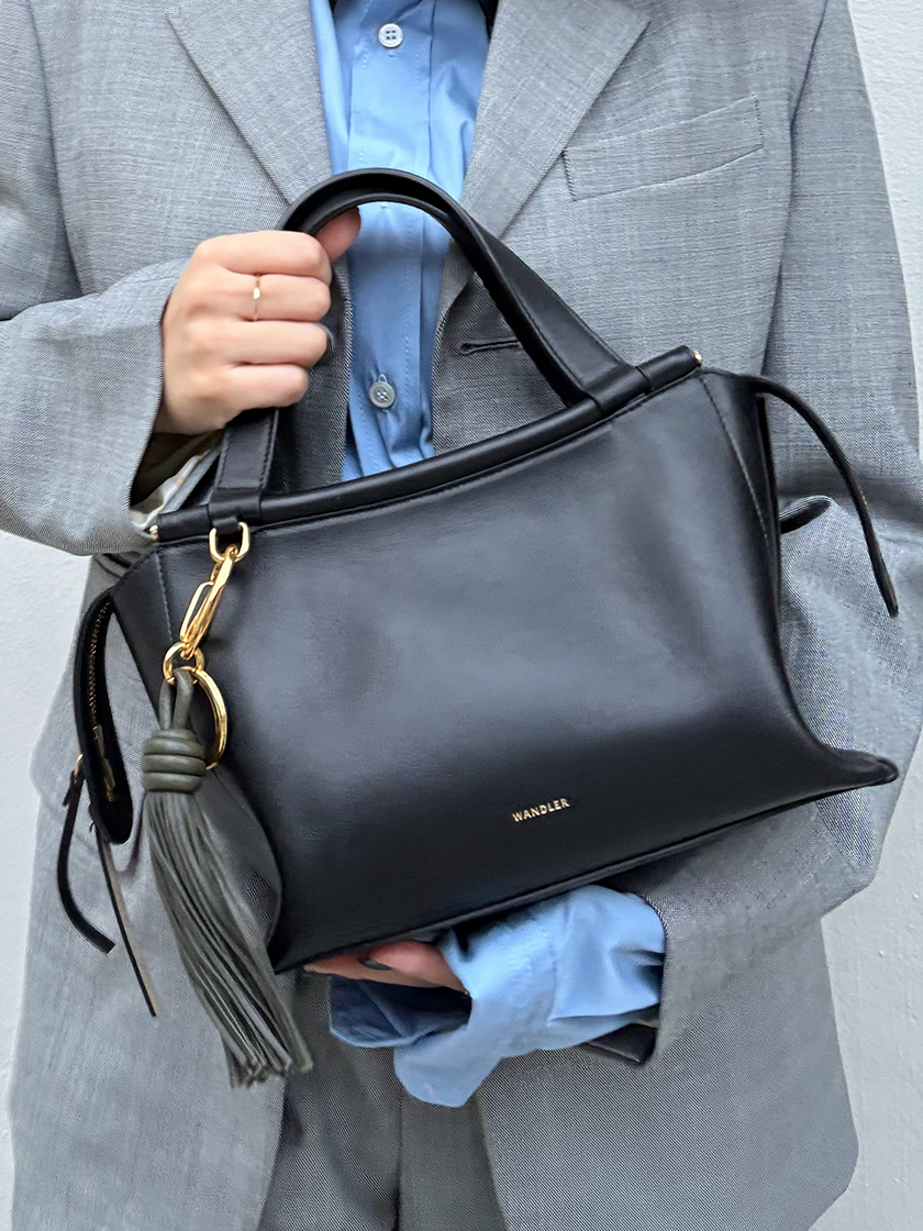 エフォートレスな秋の洗練スタイル