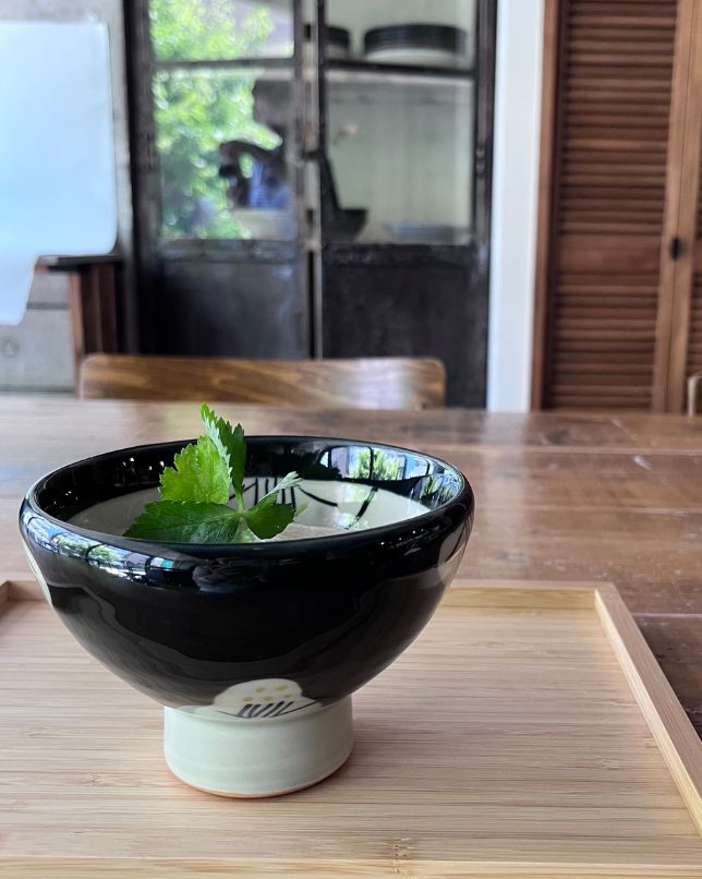 モダンな「美濃焼」で迎える美しいお正月の食卓｜MINO DONBURI