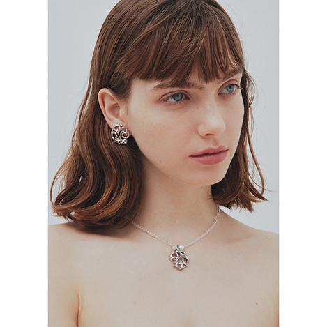 機能性と洗練感を備えた夏アクセ。「イリスフォーセブン」の“see through”コレクションに注目