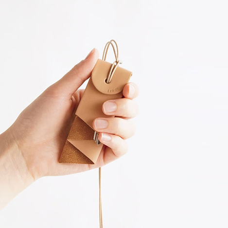 洗練デザインが光る！ 差がつく「イロセ」のモードな小物たち