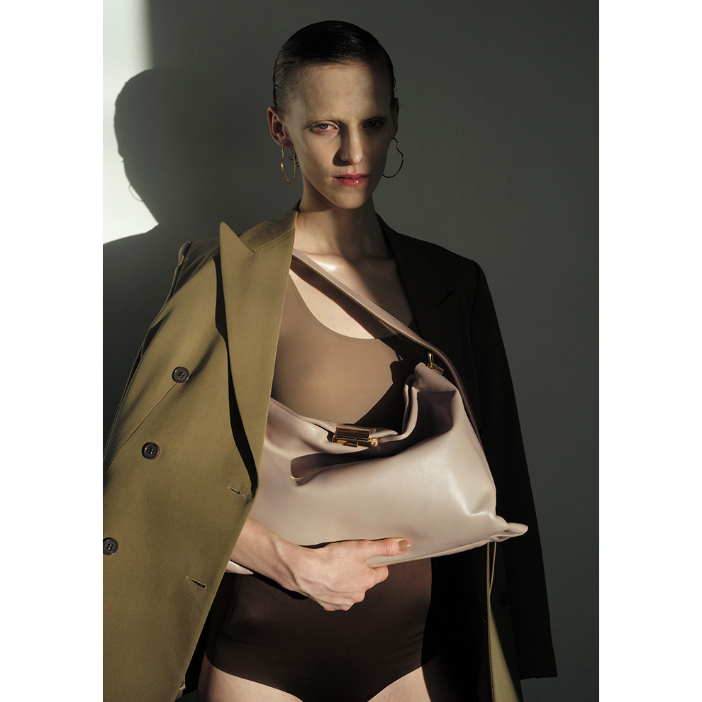 本当に必要な機能性とシルエット。美しく、使いやすい「プンティ」のバッグコレクション