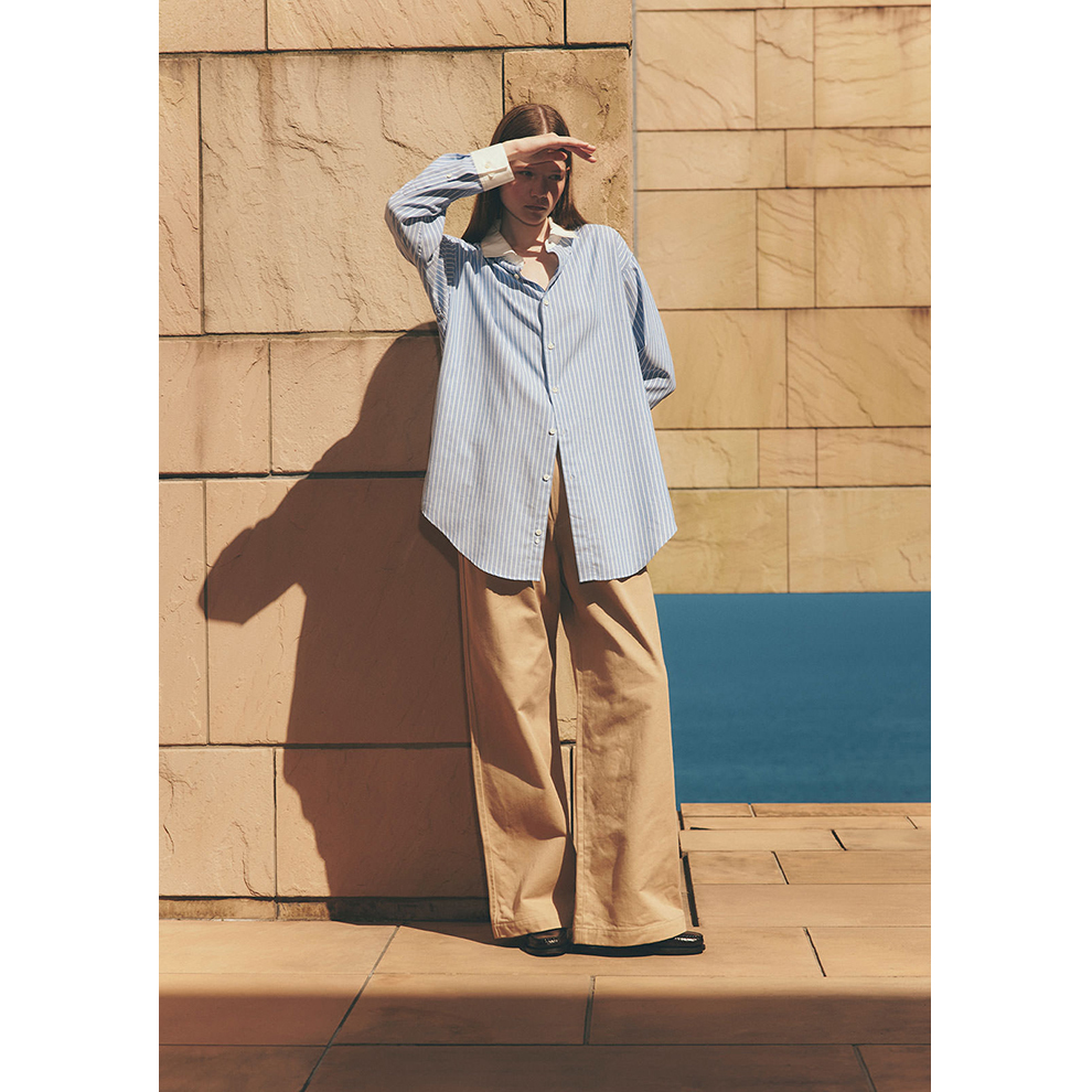 シティにもバカンスにも活躍。新しい季節を「シンゾーン」の最旬ワードローブとともに