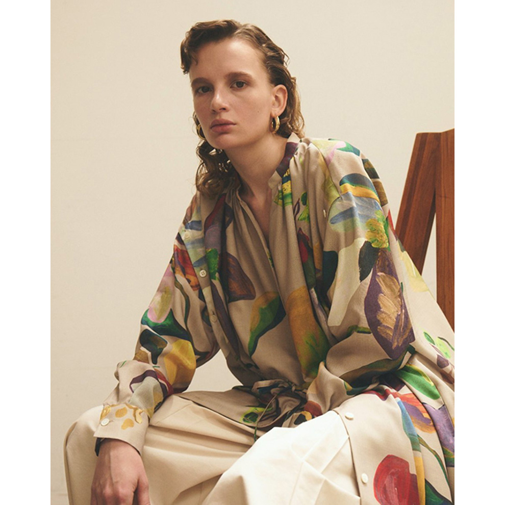 ポップアップ開催中！花の線をまとう「ジュン オカモト」2026年春夏コレクション