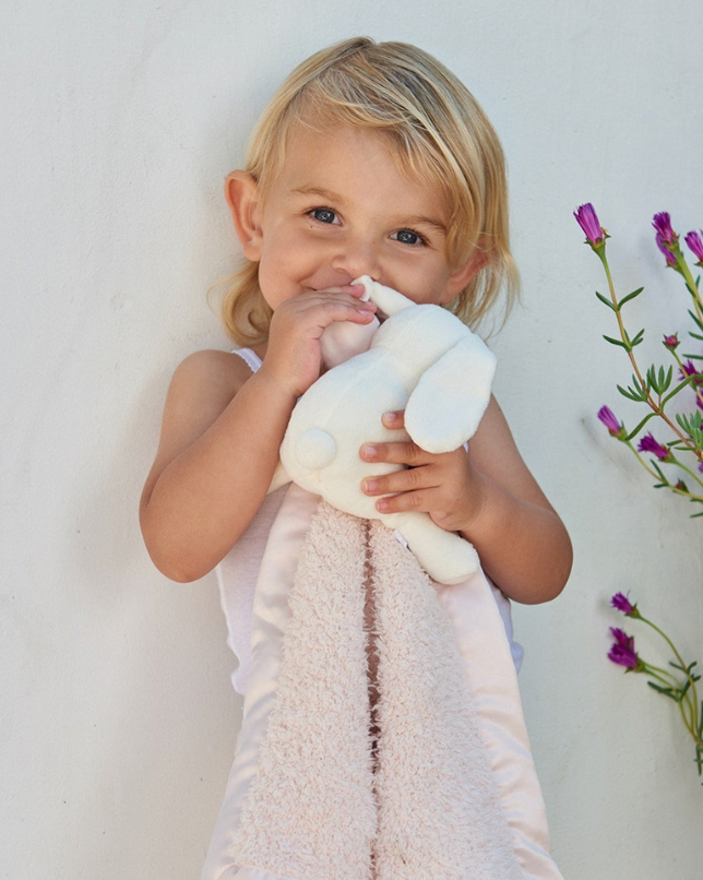 ふんわりとした心地よい肌触りに、ベビーも大満足｜BAREFOOT DREAMS