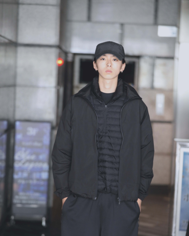 ES.1 - ストリートカルチャーをテクニカルな素材で表現