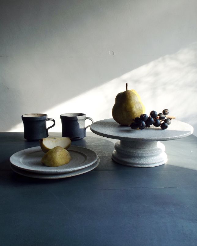 MISHIM POTTERY CREATION - まるでアンティークのようなたたずまいのテーブルウェア