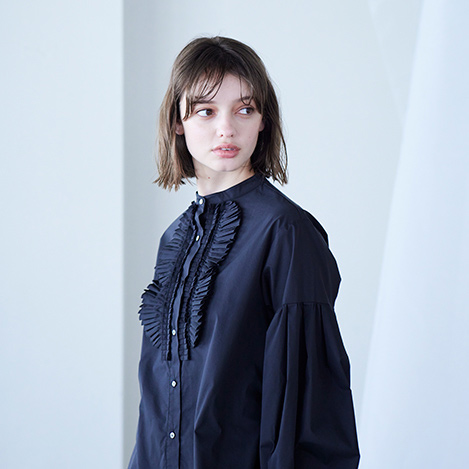 一枚で華やかな印象になる「マリリンムーン」人気のドラマティックブラウスが再入荷!