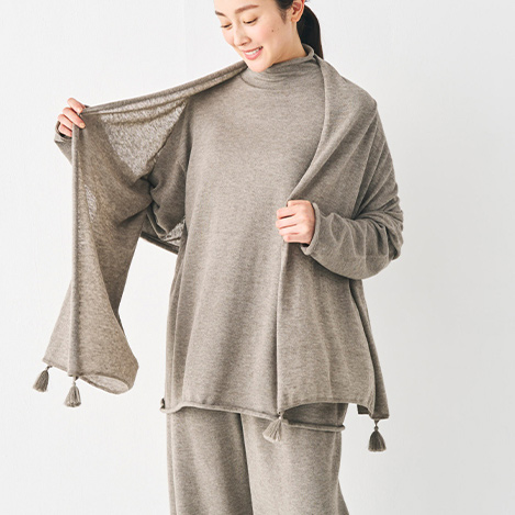 素材本来の色で表現した深みのある“フォレストグレイ”