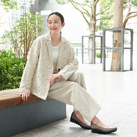 春の訪れを想わせる華やかなエンブロイダリーシリーズ