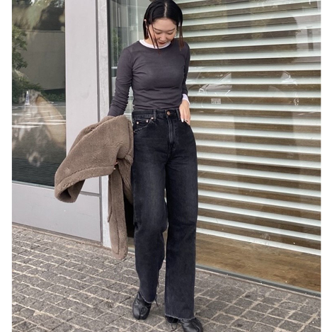 「レッドカード」スタッフNOZOMIのリアル着用をチェック!