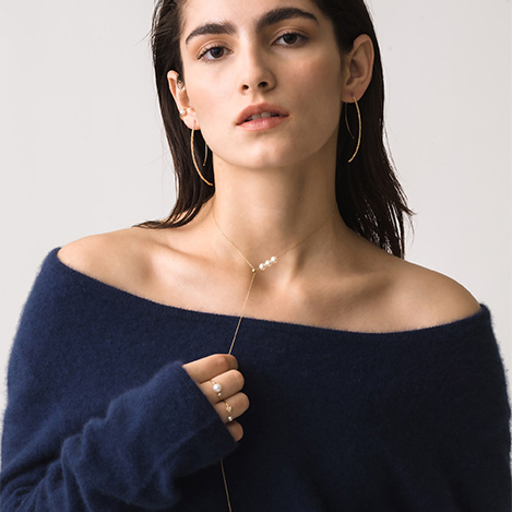 シーンレスに活躍する「ミズキ」のシグネチャーネックレス