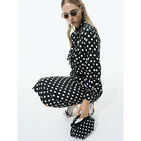 春コーデを華やかに。「デザインワークス」のドットプリント