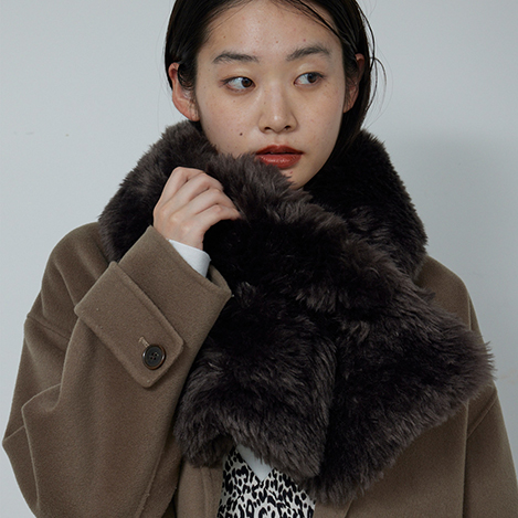 今取り入れたい、ファー&フラッフィー小物特集