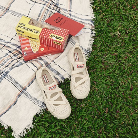 機能性とファッション性を融合した「ハンター」のスニーカー