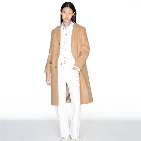 深まる季節にひとさじの“白”を。ホワイトデニム特集