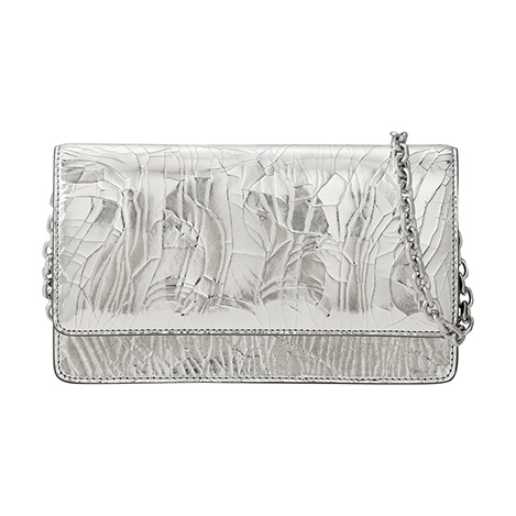 「メゾンマルジェラ」らしさを表現するブロークンミラーアイテム