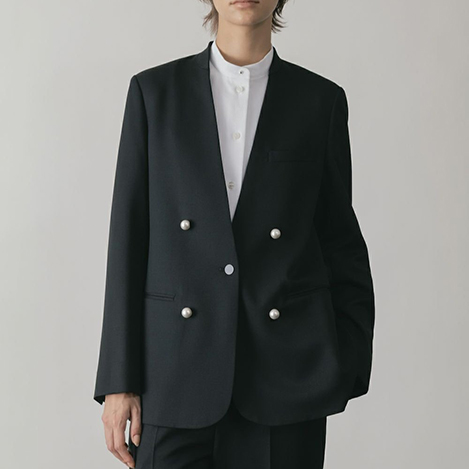 シーズンレスで着まわし力抜群のエッセンシャルジャケット