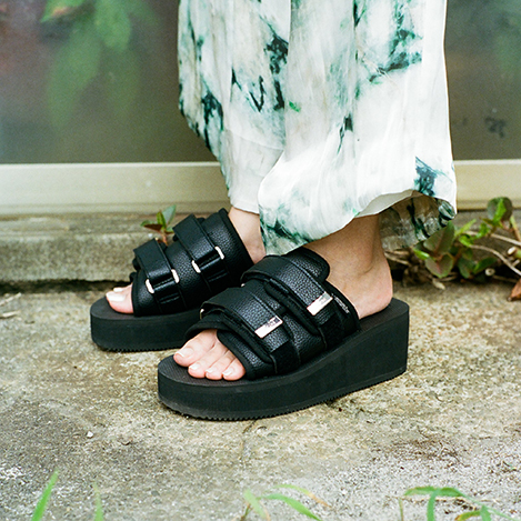 普段使いにもおすすめ! 「スイコック」のコンフォートサンダル