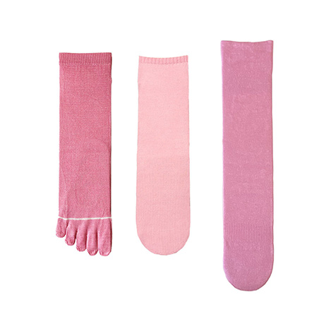 ピンク&レッドカラーのソックスでハッピーに!