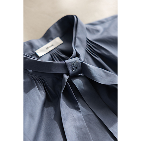 即完売した主役級ブラウス、絶賛予約受付中!