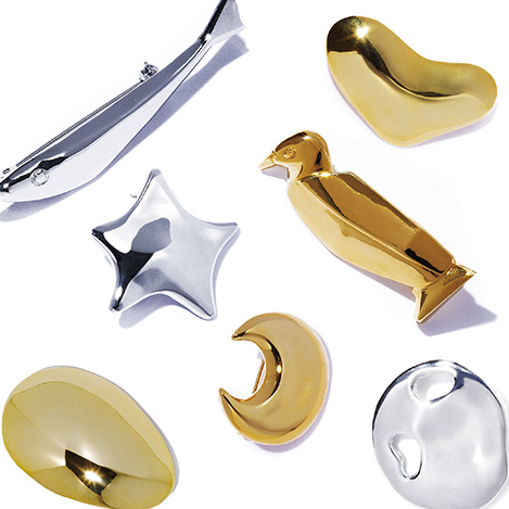 いつものスタイルにプラスしたい「イリスフォーセブン」の旬ブローチ!