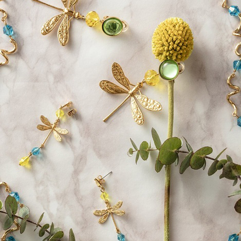 太陽の季節に映える「セシル・エ・ジャンヌ」のハッピーモチーフ