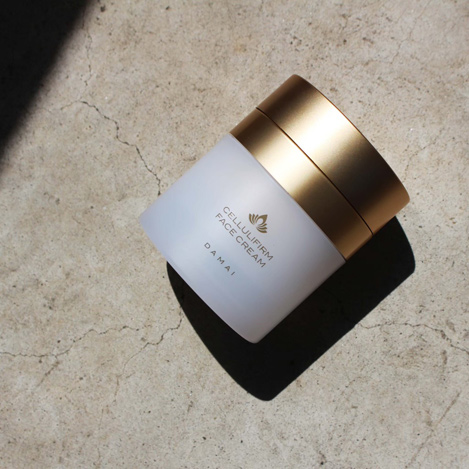 巡りをスムーズに導くスキンケアでデコルテも美しく