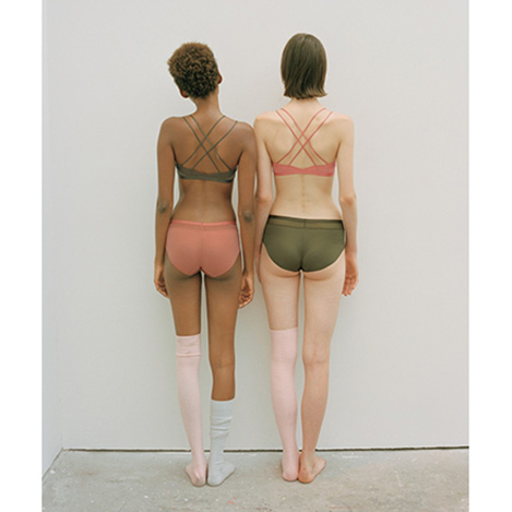 秋冬ムードな深みカラー 快適モードなランジェリーが勢ぞろい