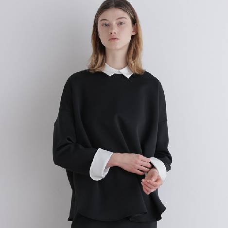 <PICK UP>立体ドレープをきかせた襟付きブラウス