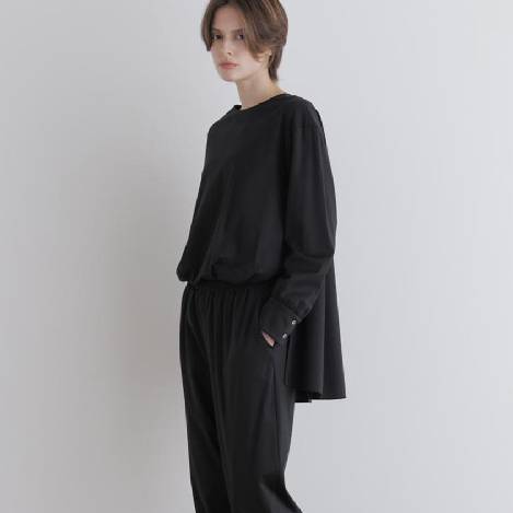 <PICK UP>オフィスも休日もオケージョンも対応できるコンビネゾン